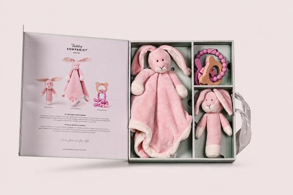 Бебешки подаръчен комплект Зайче Pink 0+ Gift Box Bunny Pink