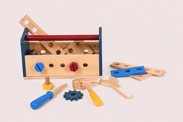 Кутия с инструменти и работна маса (Tool Box and Workbench Workshop)