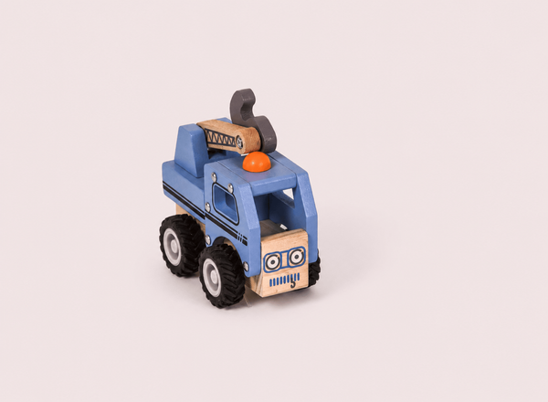 Комплект превозни средства – пътна помощ и влак с хеликоптер (Tow Truck + Junior Helicopter Wooden Train)