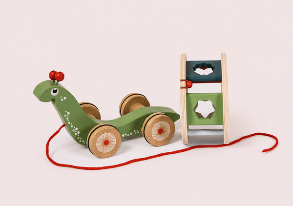 Дървено дърпано охлювче (Pull-Along Snail)