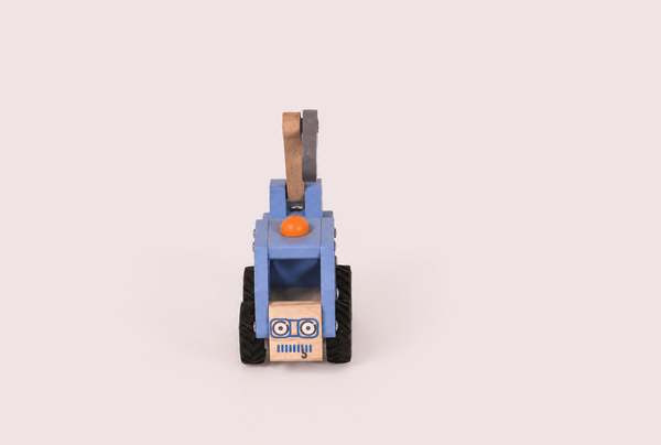 Комплект превозни средства – пътна помощ и влак с хеликоптер (Tow Truck + Junior Helicopter Wooden Train)